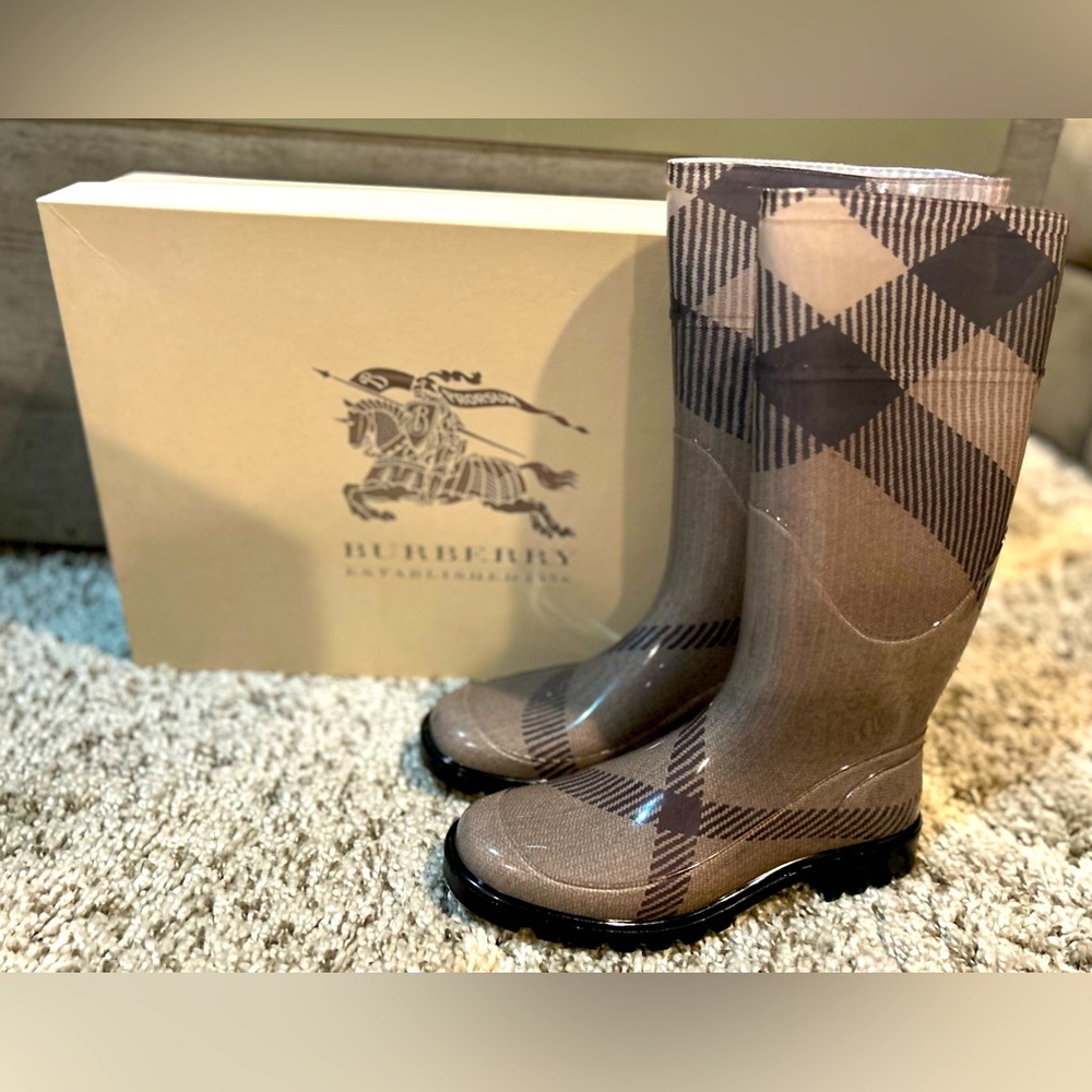 Burberry Big Scale Check Rainboot in plaid